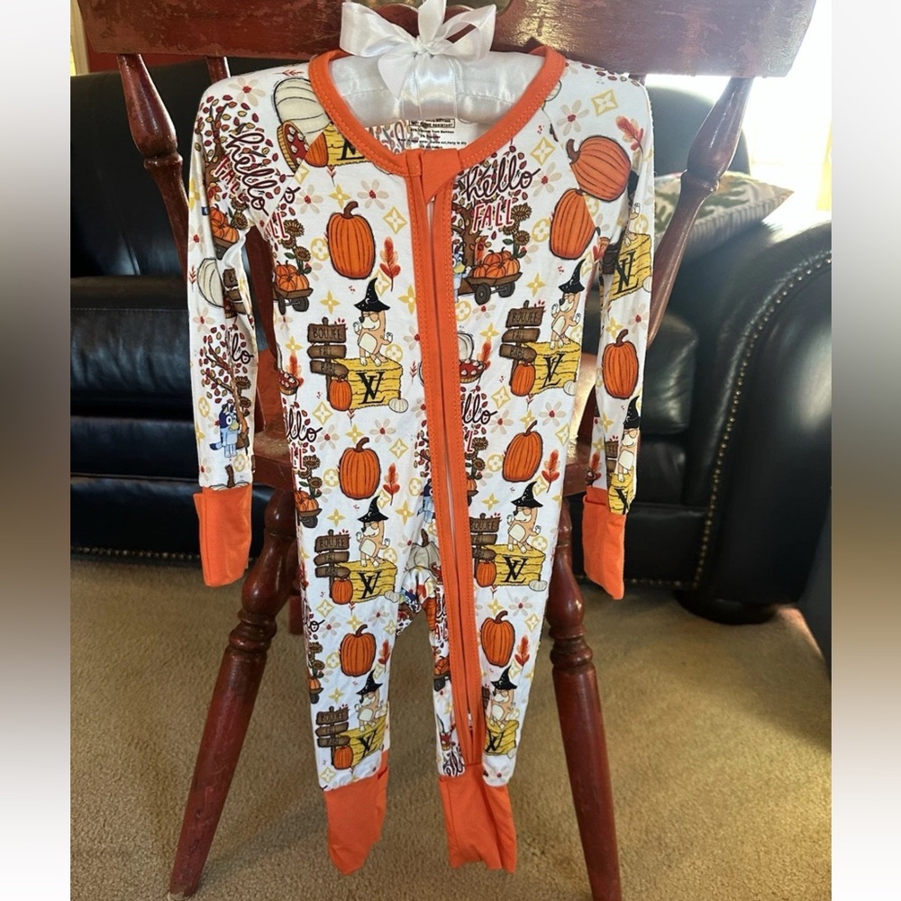 Bluey Fall Pumpkin Bamboo Sleeper Zippy Fold Over Hand/Foot Cuffs 3-6months